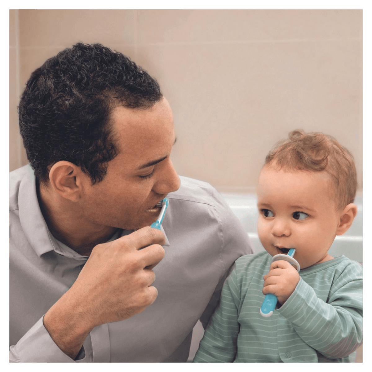 Escova Dental Infantil MAM Baby's Brush +6 meses Azul 1 Unidade — imagem 4 | Drogaria Taveira
